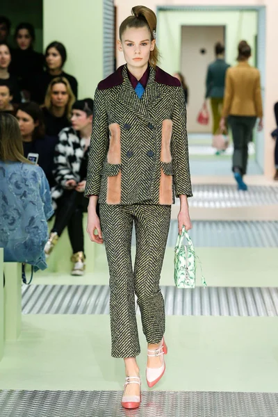 Look 7